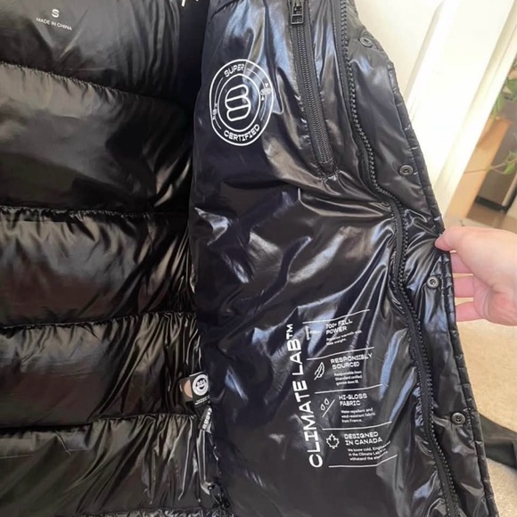 Aritzia The Super Puff ™️ High-Gloss, size small - Picture 4 of 6